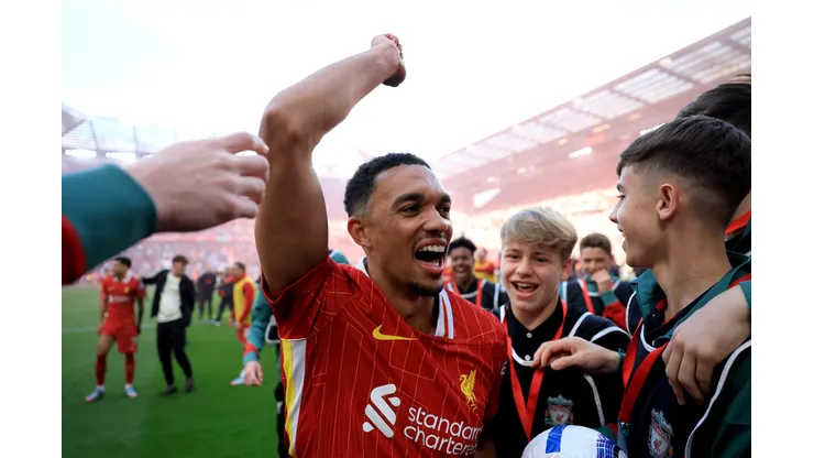 Alexander-Arnold é ídolo do Liverpool (Photo by Carl Recine/Getty Images)