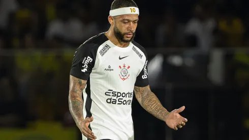 O Corinthians amargou sua primeira derrota sob o comando de Dorival Júnior ao perder para o Mirassol por 2 a 1, em jogo marcado por um pênalti perdido de Depay e críticas públicas de Rafa Silva. Foto Joisel AmaralAGIF