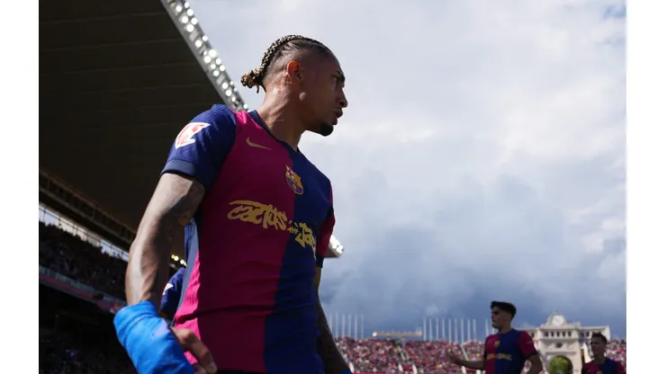 Raphinha é peça fundamental no elenco do Barcelona (Photo by Alex Caparros/Getty Images)