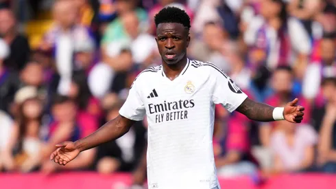 Vinicius Jr. em campo contra o Barcelona