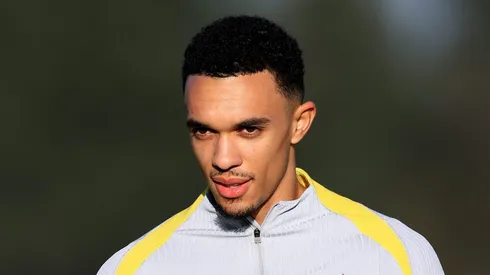 Van Dijk discorda sobre Arnold deixar o Liverpool para jogar no Real Madrid.