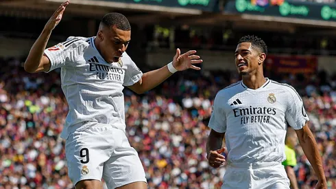 Mbappé e Bellingham comemoram: francês marcou três gols contra o Barcelona