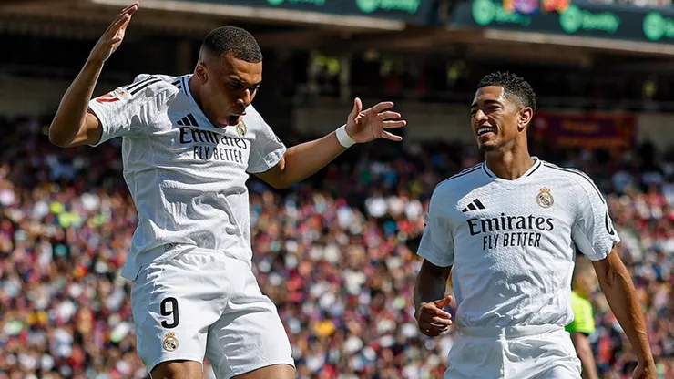 Mbappé e Bellingham comemoram: francês marcou três gols contra o Barcelona