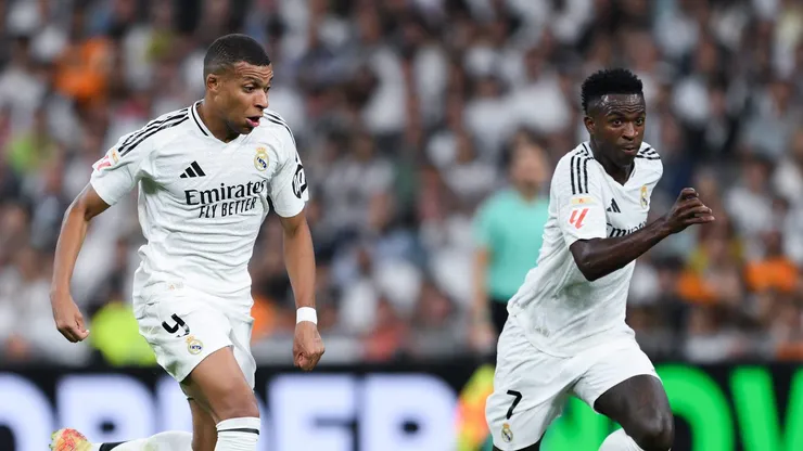 Mbappé e Vinícius Júnior correndo no Real Madrid. Foto: David Ramos/Getty Images