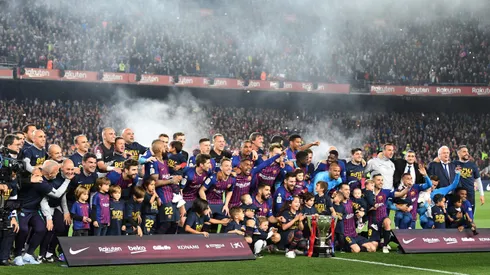 Com uma campanha sólida, apenas cinco derrotas e uma varredura histórica nos Clásicos, o Barcelona assegura seu 28º título da La Liga. Foto: David Ramos/Getty Images