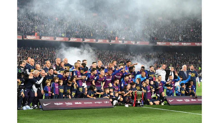 Com uma campanha sólida, apenas cinco derrotas e uma varredura histórica nos Clásicos, o Barcelona assegura seu 28º título da La Liga. Foto: David Ramos/Getty Images