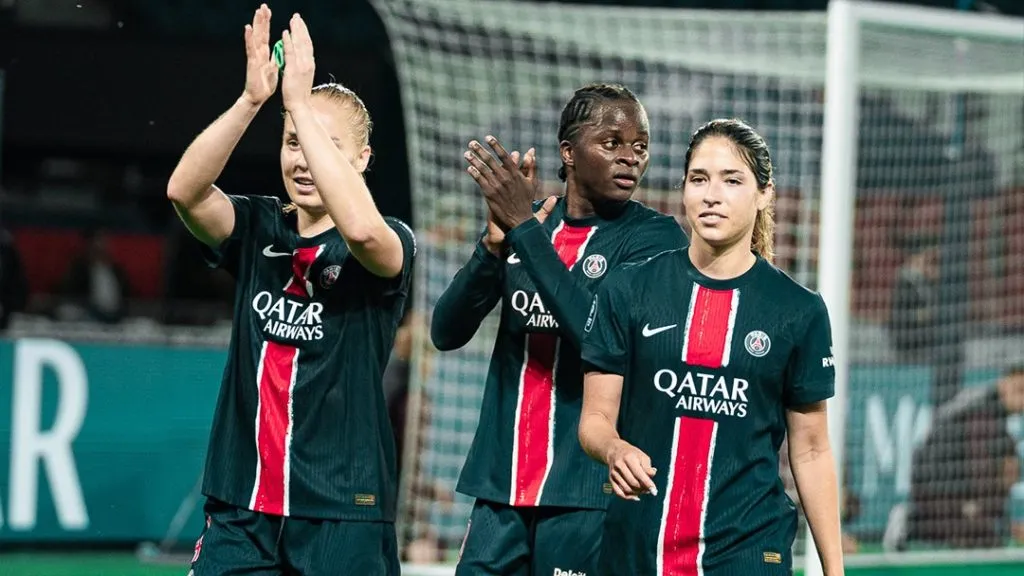 Jogadoras do PSG comemoram vitória da equipe (Reprodução/PSG)