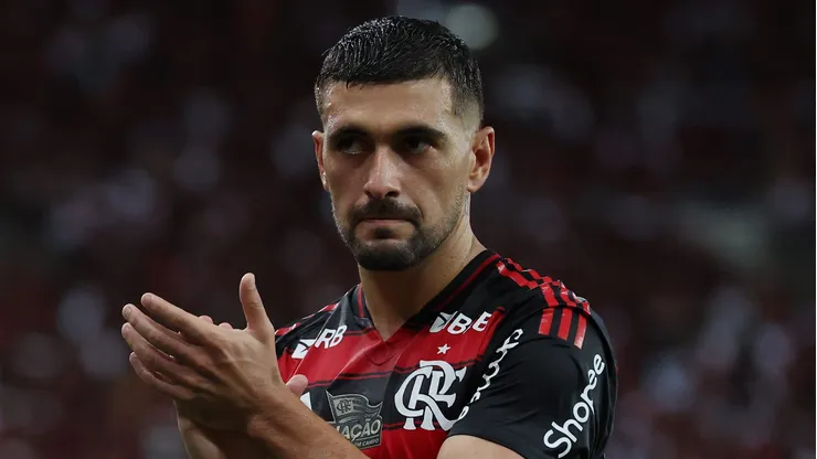 De saída? Empresário de Arrascaeta toma atitude após Flamengo decidir adiar renovação. (Photo by Wagner Meier/Getty Images)