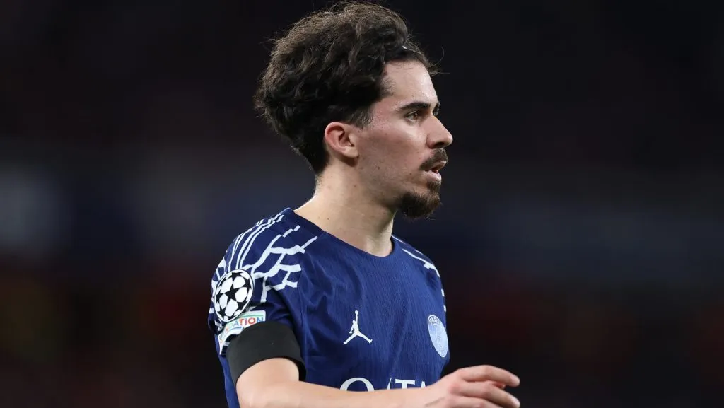 Vitinha, alvo do Real Madrid, em campo pelo PSG (Photo by Michael Steele/Getty Images)