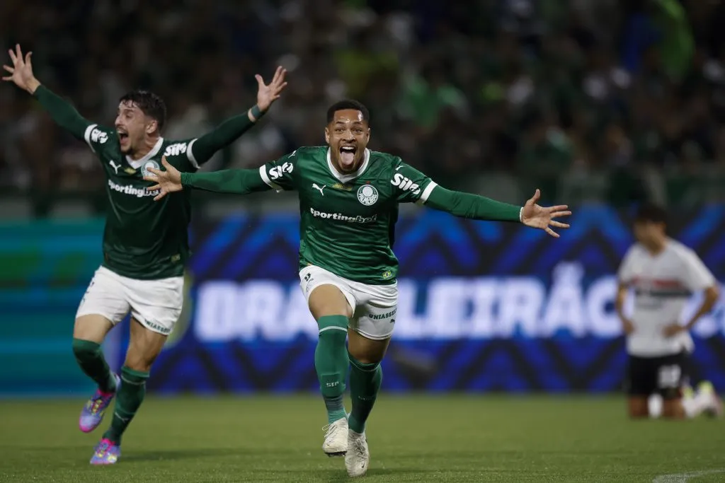 Vitor Roque pelo Palmeiras.  (Photo by Miguel Schincariol/Getty Images)