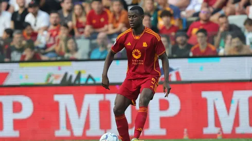 Ndicka, zagueiro da Roma. Foto: Gabriele Maltinti