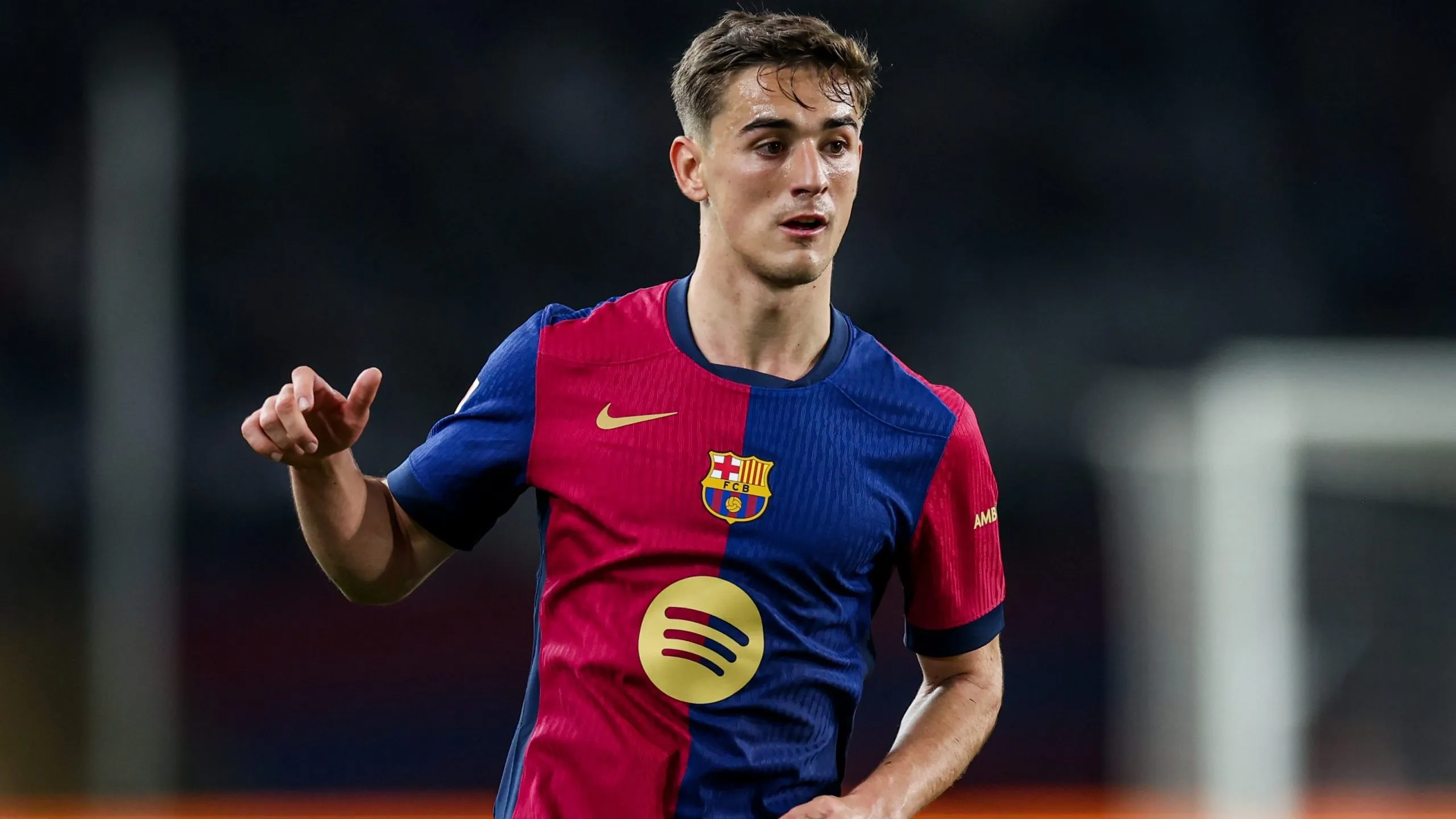 Gavi deve deixar o Barcelona (Photo by Judit Cartiel/Getty Images)