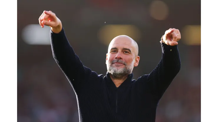 Apesar de uma campanha abaixo do esperado no Campeonato Inglês, o Manchester City de Guardiola chega a mais uma final da FA Cup e mantém viva a esperança de encerrar a temporada com um título. (Foto de Alex Pantling/Getty Images)