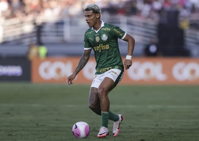 Richard Ríos em campo com o Verdão (Photo by Alexandre Schneider/Getty Images)