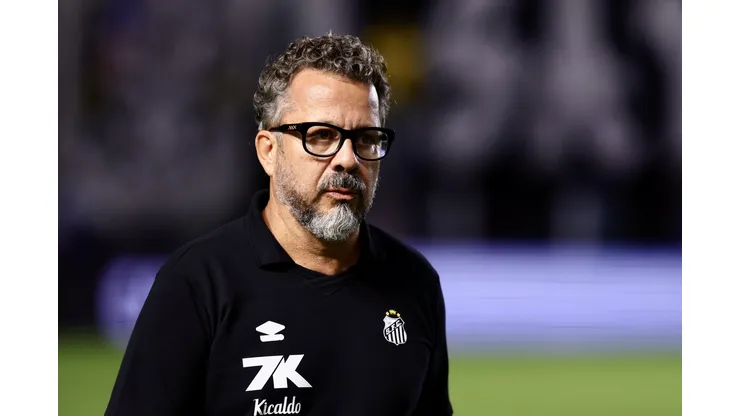 Cléber Xavier, técnico do Santos.