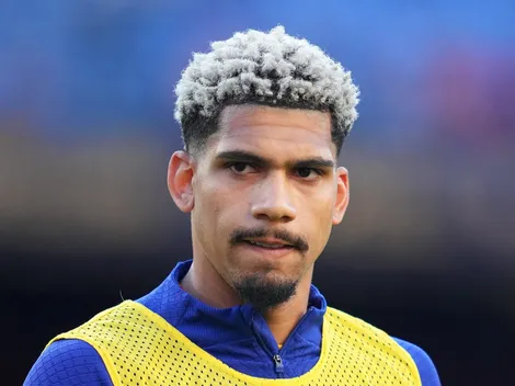 Barcelona define três nomes para repor a saída de Ronald Araújo