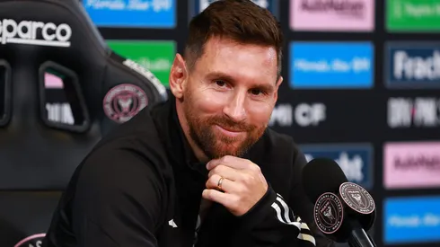 Messi volta a falar sobre rivalidade com Cristiano Ronaldo em entrevista e leva internautas à loucura. (Photo by Megan Briggs/Getty Images)