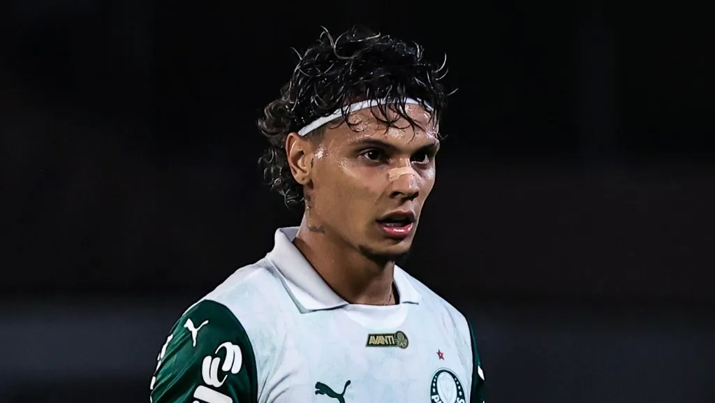 Richard Ríos jogador do Palmeiras durante partida contra o Bragantino no estádio Cícero De Souza Marques pelo campeonato Brasileiro A 2025. Foto Fabio GiannelliAGIF