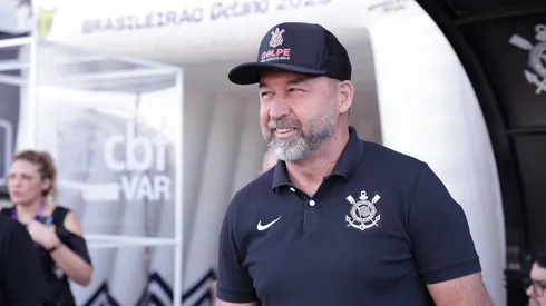 Augusto Melo presidente do Corinthians antes de partida contra o Santos