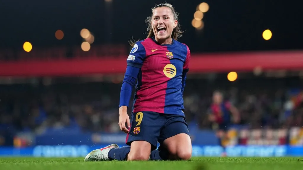 Claudia Pina comemora gol marcado pelo Barcelona (Photo by Alex Caparros/Getty Images)
