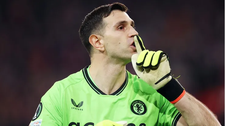 United ainda não se decidiu se vai substituir Onana com Dibu Martínez.