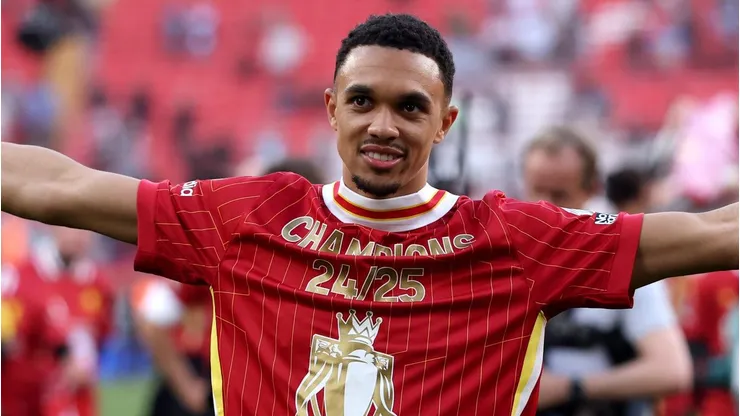 Alexander-Arnold, do Liverpool (Photo by Carl Recine/Getty Images)