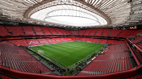 Nesta quarta, em Bilbao, dois gigantes ingleses tentam salvar a temporada em uma final imprevisível. (Foto de Carl Recine/Getty Images)