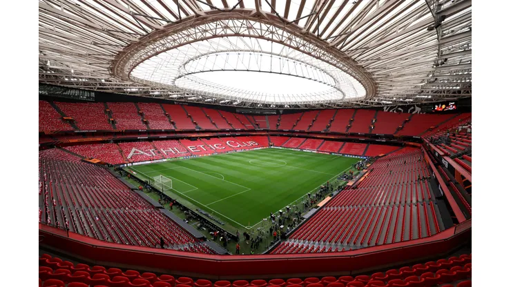 Nesta quarta, em Bilbao, dois gigantes ingleses tentam salvar a temporada em uma final imprevisível. (Foto de Carl Recine/Getty Images)