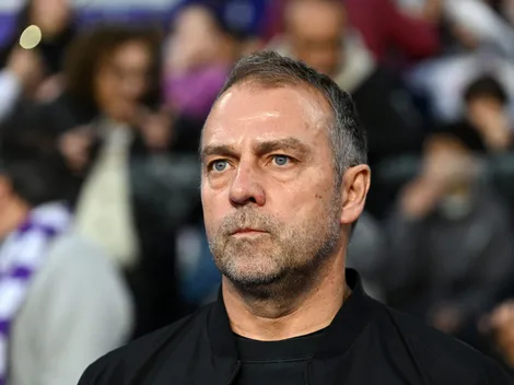 Barcelona renova contrato de Hansi Flick até 2027 após temporada com três títulos