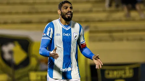 Wallace Reis em jogo do Londrina.