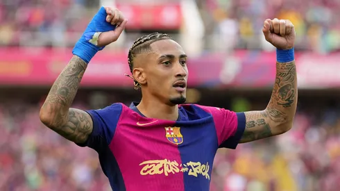 Raphinha comemora gol pelo Barcelona
