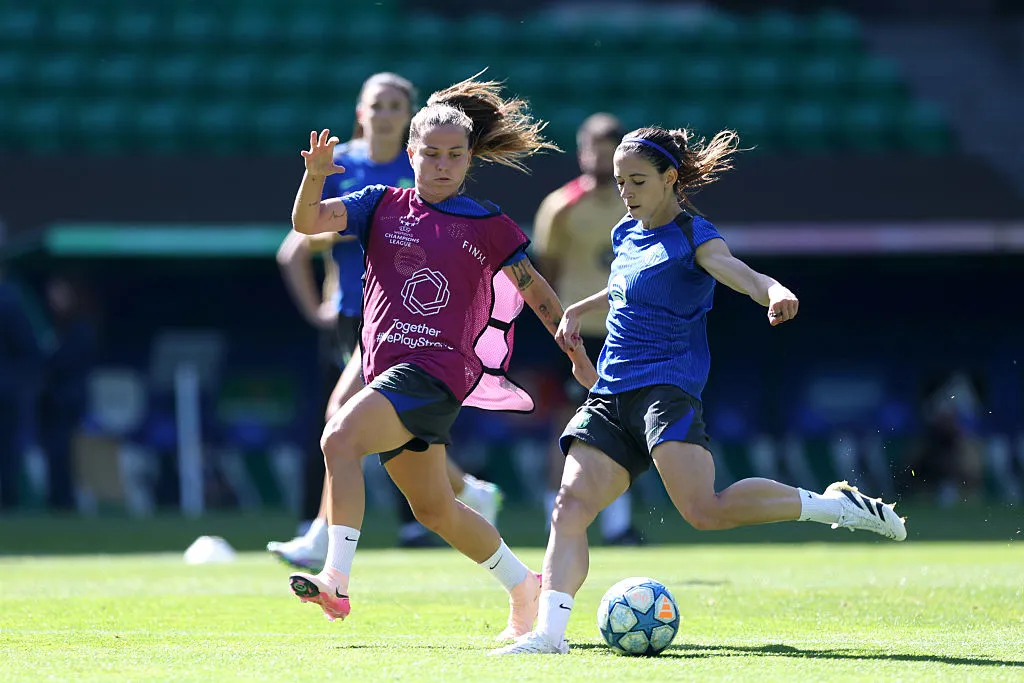 Aitana Bonmati durante treino do Barcelona antes da final da Women's Champions League (Photo by Maja Hitij/Getty Images)