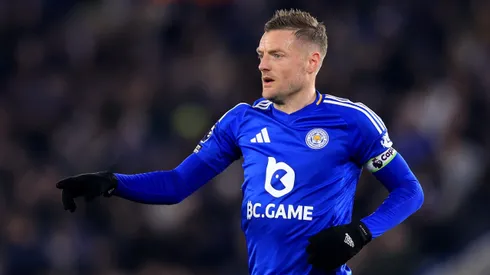 Após 12 anos de glórias com o Leicester City, Jamie Vardy encerrou sua trajetória na Inglaterra. Foto: Carl Recine/Getty Images