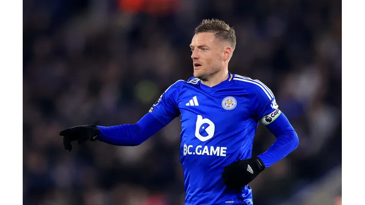 Após 12 anos de glórias com o Leicester City, Jamie Vardy encerrou sua trajetória na Inglaterra. Foto: Carl Recine/Getty Images