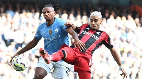 Manuel Akanji e Andreas Pereira em jogo do Fulham e Manchester City