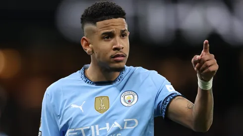 Savinho entra em cena para convencer Wesley, do Flamengo, a jogar no Manchester City. (Photo by Michael Steele/Getty Images)