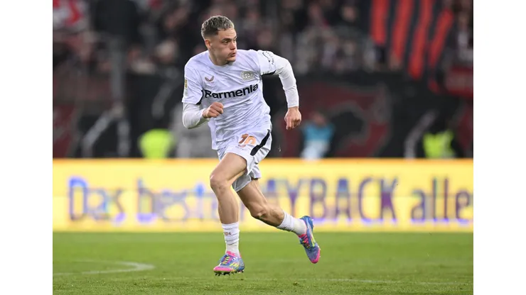 O Liverpool intensifica conversas com o Bayer Leverkusen para a contratação de Florian Wirtz, de 22 anos, que foi peça-chave no título da Bundesliga. (Foto de Stuart Franklin/Getty Images)