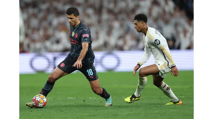 O Manchester City surpreendeu ao oferecer Rodri ao Real Madrid, mas exigiu que Jude Bellingham fosse incluído na troca. (Foto de Clive Brunskill/Getty Images)