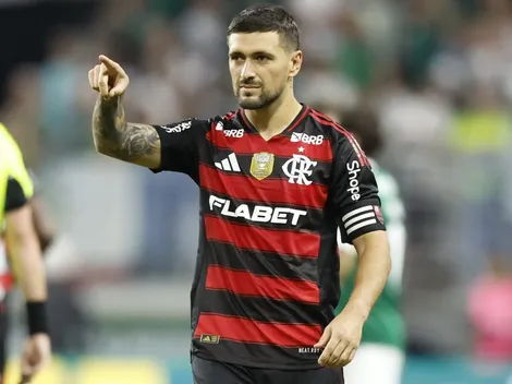 Arrascaeta defende marcação de pênalti a favor do Flamengo contra o Palmeiras