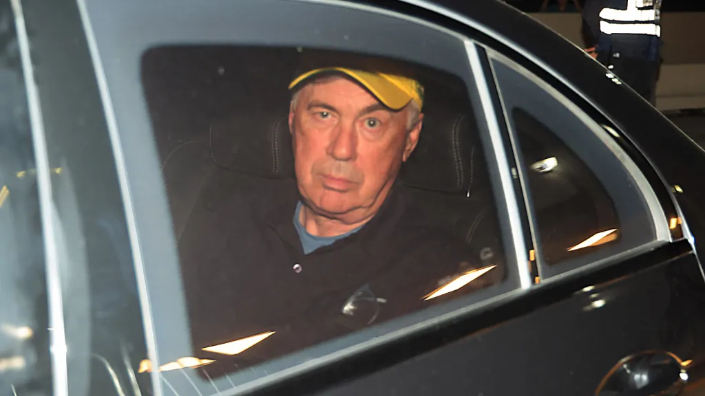 Carlo Ancelotti em carro no Brasil (Photo by Wagner Meier/Getty Images)