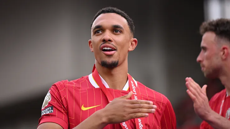 Trent Alexander-Arnold comemora título da Premier League