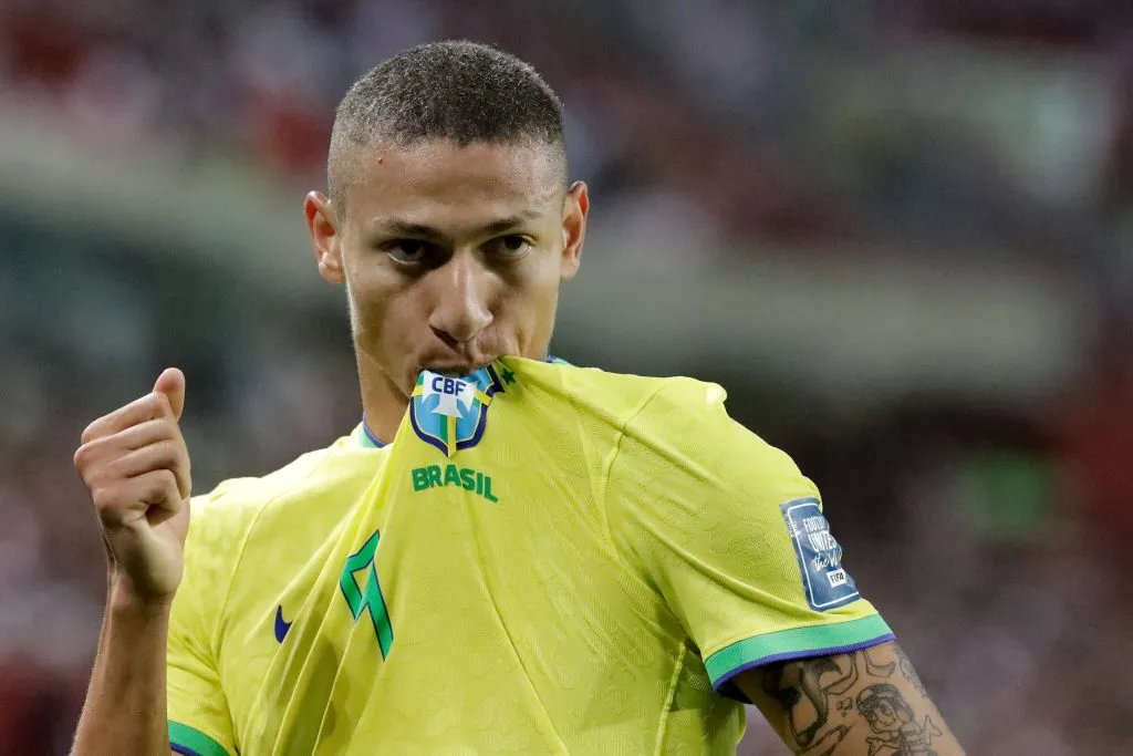 Richarlison, com a camisa amarela da Seleção Brasileira