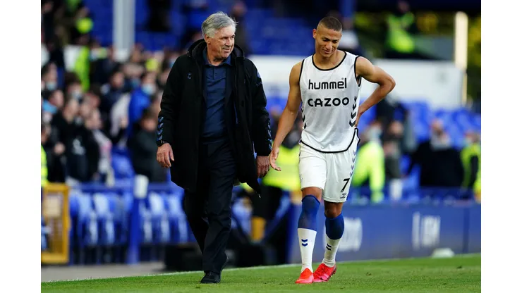 Ancelotti e Richarlison nos tempos de Everton