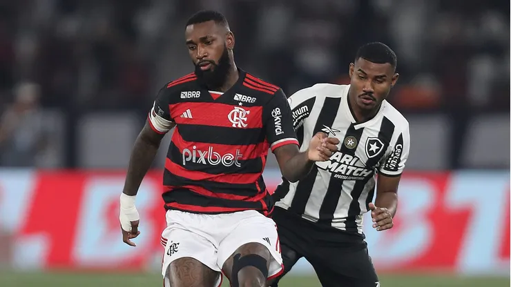 Manchester United teve reunião com empresários de Cuiabano, do Botafogo, após sondagens. (Photo by Wagner Meier/Getty Images)