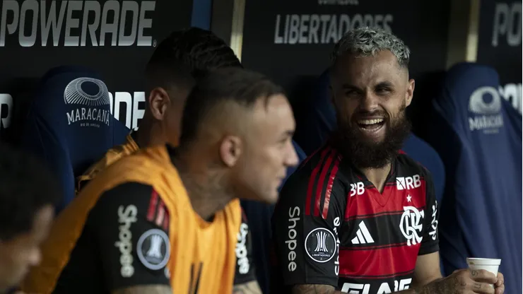 Michael e mais 3: Flamengo decide vender quatro jogadores na próxima janela. Foto: Jorge Rodrigues/AGIF