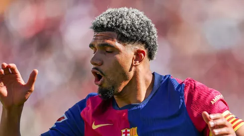 Araújo, do Barcelona, não garante futuro no clube após última temporada.