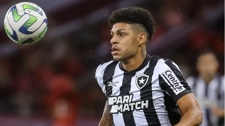 Cria do Glorioso vai jogar a Copa de Clubes. Foto: Pedro H. Tesch/Getty Images