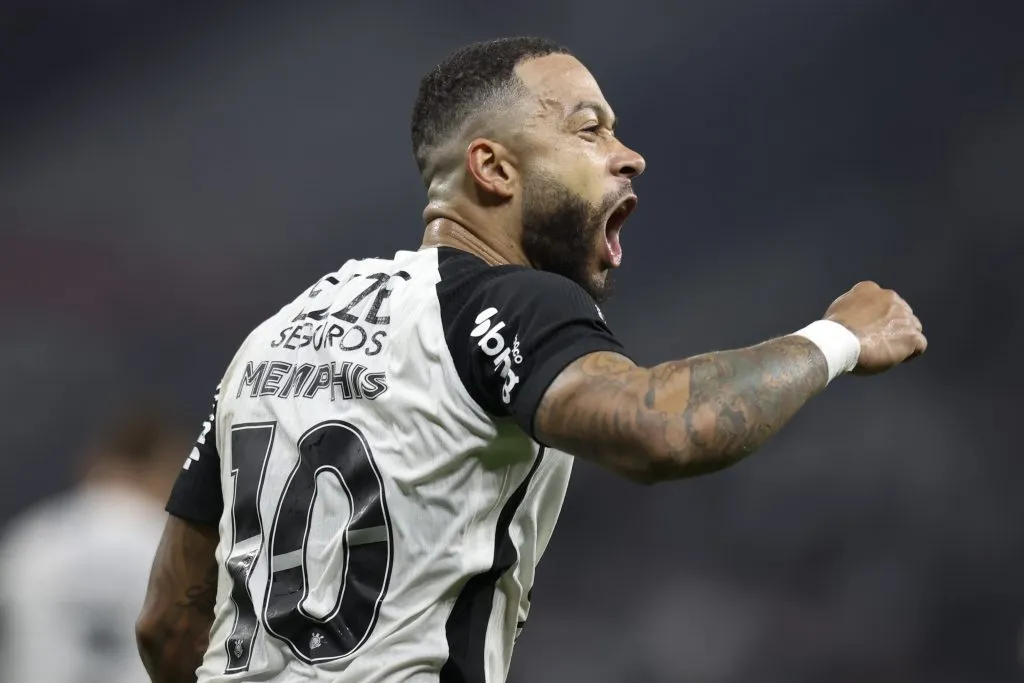 Depay foi convocado para a seleção da Holanda (foto: Miguel Schincariol/Getty Images)