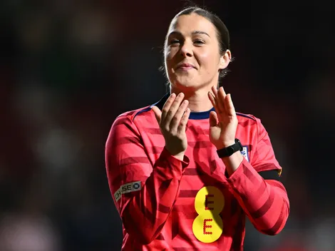 Aposentada da Seleção da Inglterra, Mary Earps recebe diversos elogios de ex-companheiras