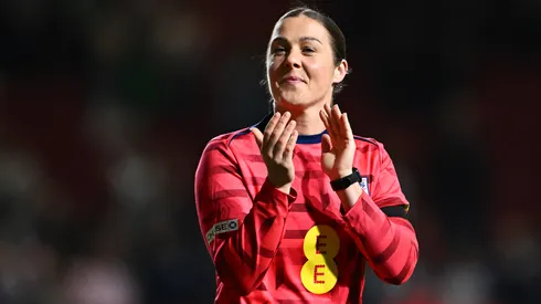 Mary Earps recebe homenagens de companheiras da Seleção da Inglaterra (Photo by Dan Mullan/Getty Images)